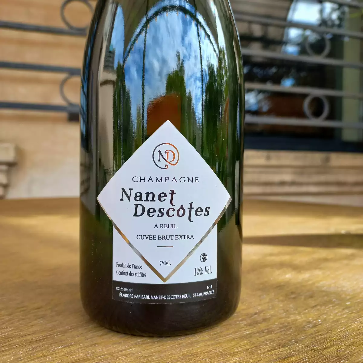 Champagne Nanet Descôtes. Cuvée Brut Extra. 12%. 75cl