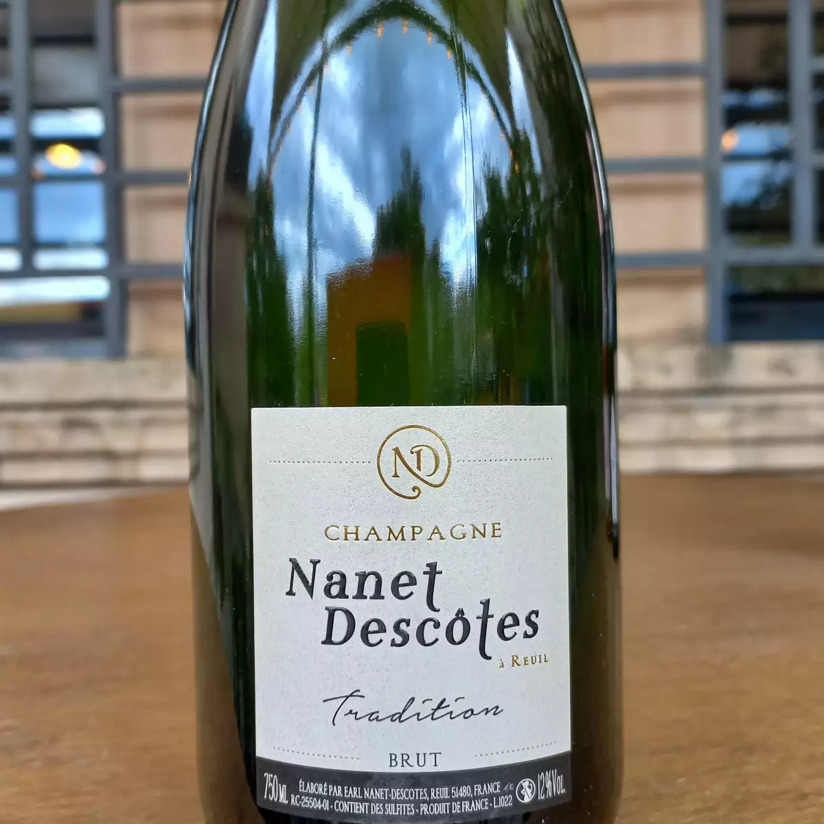 Champagne Nanet Descôtes. Tradition Brut . 12%. 75cl